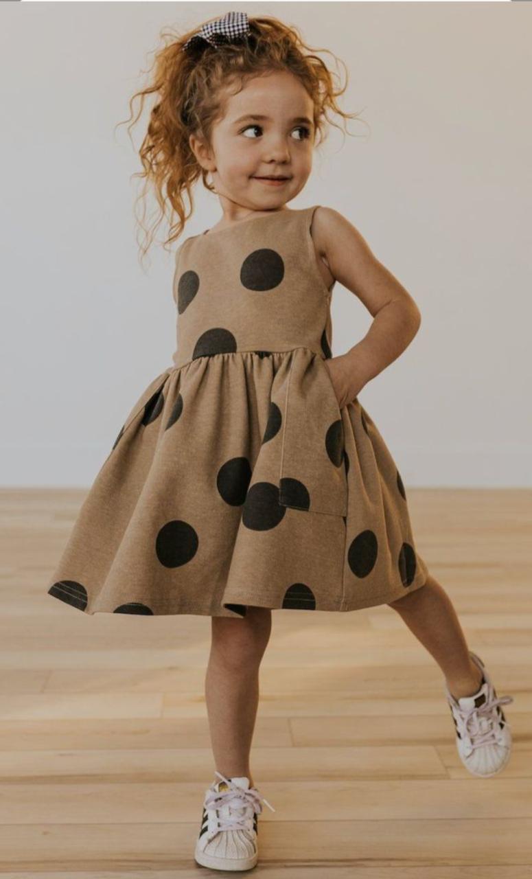 كيفية اختيار ملابس بنات أطفال في الفساتين